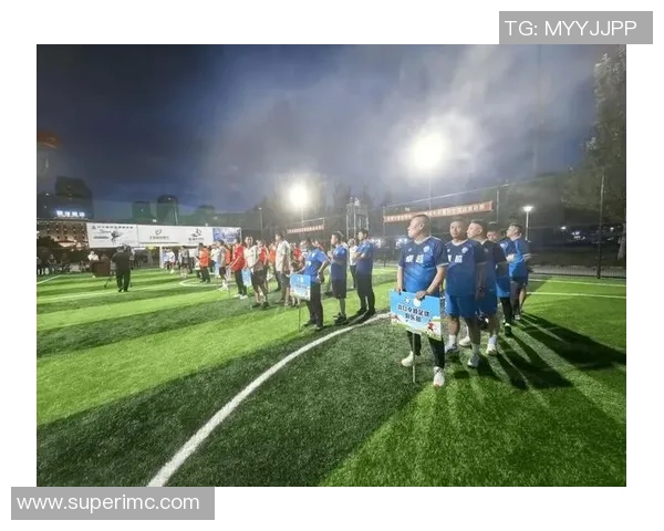 足球比赛裁判通讯设备全面升级提升赛事沟通效率确保比赛公正无误